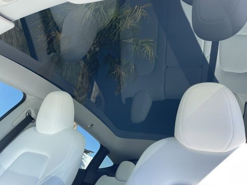 Used 2024 Tesla Model Y Long Range image 23