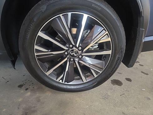 Certified 2026 INFINITI QX60 Luxe w/ Cargo Package FWD image 3