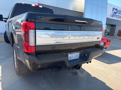 Used 2019 Ford F250 Platinum w/ Platinum Ultimate Package AWD/4WD image 5