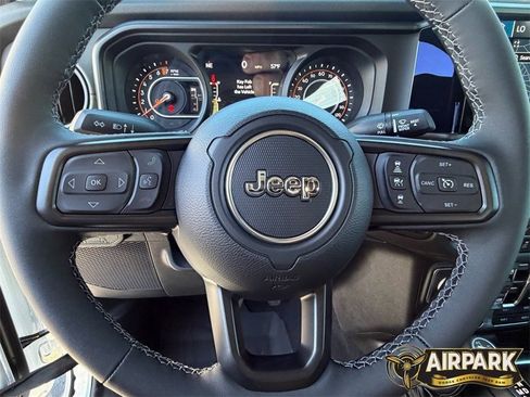 New 2025 Jeep Gladiator Mojave image 22