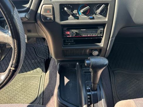 Used 2000 Nissan Pathfinder XE image 15