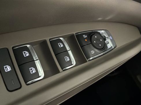 New 2026 Kia Carnival EX FWD image 21