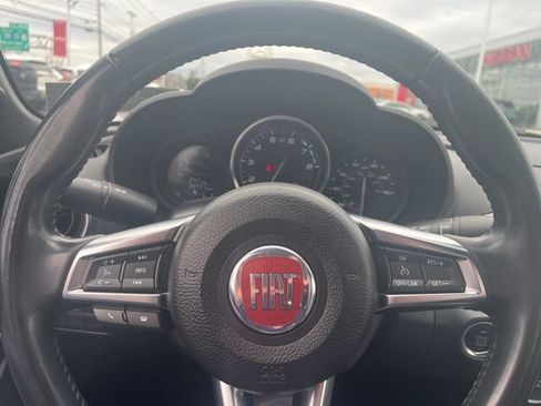 Used 2017 FIAT 124 Spider Classica image 17