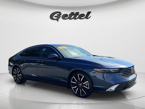 Used 2024 Honda Accord Touring image 3