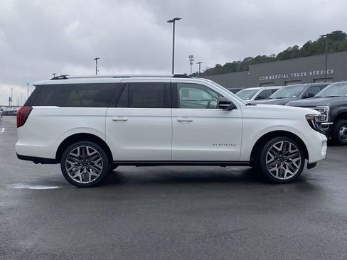 New 2026 Ford Expedition Max Platinum w/ Platinum Ultimate Package AWD/4WD image 2