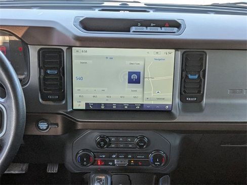 Used 2022 Ford Bronco Outer Banks image 19