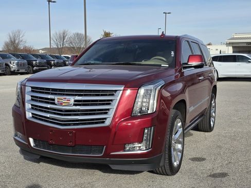 Used 2018 Cadillac Escalade Platinum image 3
