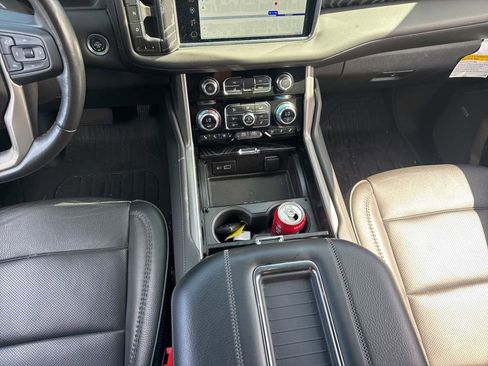 Used 2023 GMC Yukon Denali w/ Denali Reserve Package image 16