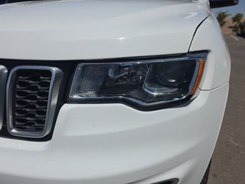 Used 2018 Jeep Grand Cherokee Limited AWD/4WD image 10