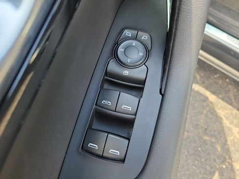 Used 2019 Chevrolet Blazer RS FWD image 24