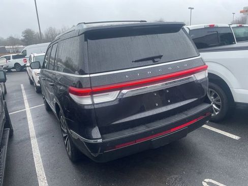 Used 2022 Lincoln Navigator Reserve image 4