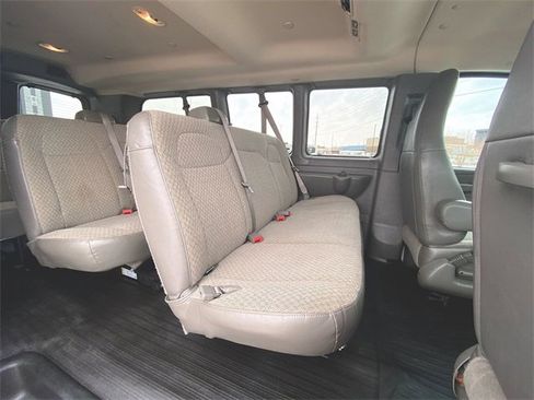 Used 2023 GMC Savana 2500 LS w/ Driver Convenience Package image 21