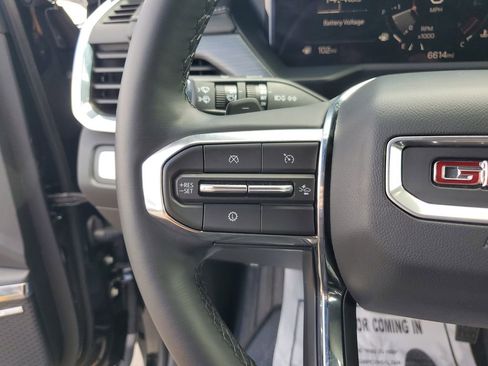 Used 2025 GMC Acadia Elevation image 25