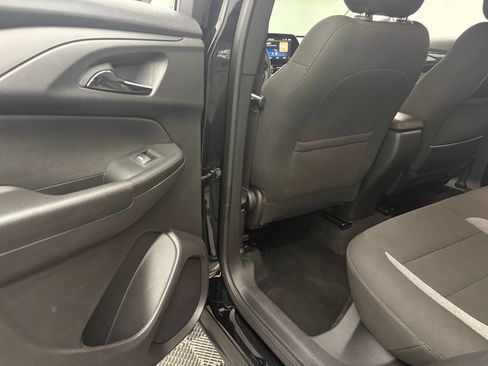 Used 2025 Chevrolet TrailBlazer LT FWD image 34