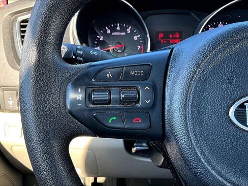 Used 2017 Kia Sedona LX FWD image 11