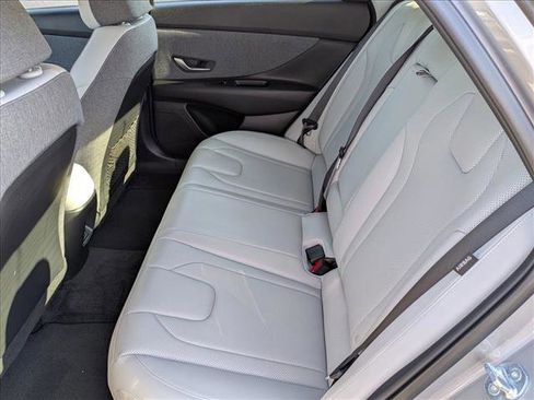 Certified 2025 Hyundai Elantra Limited image 16