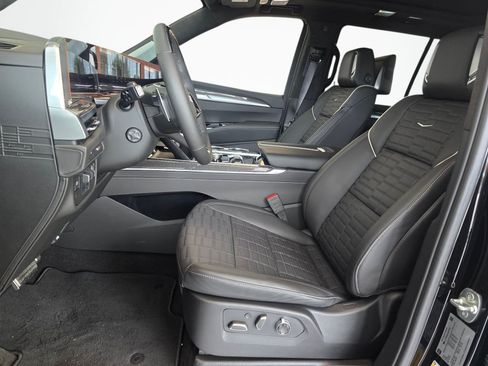 Used 2025 Cadillac Escalade V AWD/4WD image 24