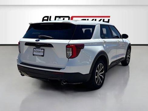 Used 2022 Ford Explorer ST-Line RWD image 7
