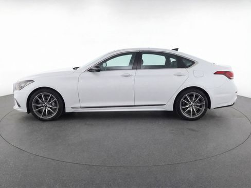 Used 2025 Genesis G70 2.5T image 5
