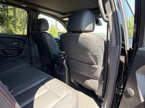 Used 2024 Nissan Titan PRO-4X w/ Pro-4x Convenience Package image 19