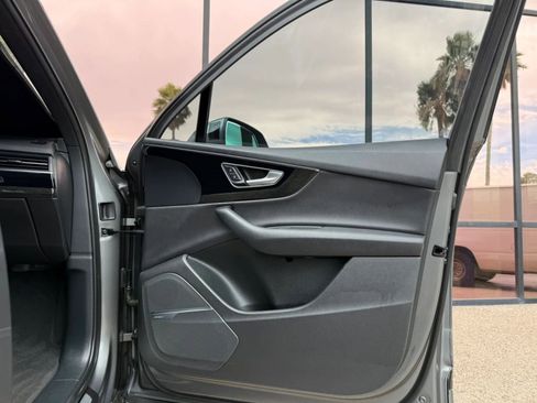 Used 2017 Audi Q7 3.0T Prestige w/ Prestige Package image 32