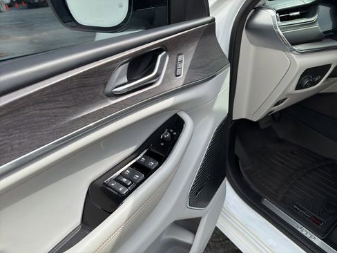 Certified 2023 Jeep Grand Cherokee L Overland w/ Rear Seat Video Group I AWD/4WD image 50