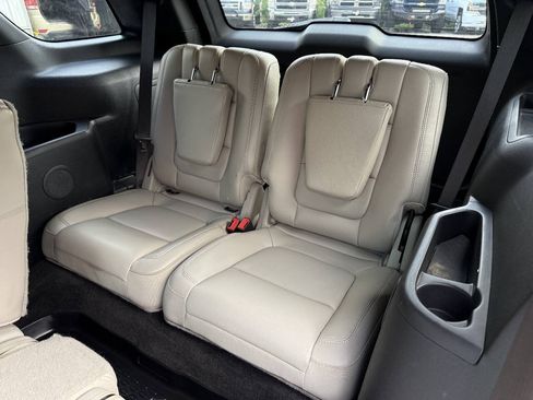 Used 2012 Ford Explorer XLT AWD/4WD image 10