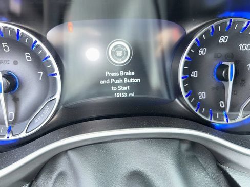 Used 2026 Chrysler Pacifica Select FWD image 7