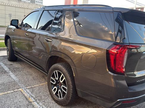 Used 2021 GMC Yukon AT4 w/ AT4 Premium Plus Package AWD/4WD image 3