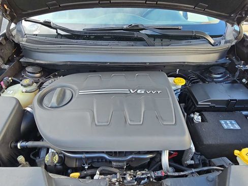 Used 2017 Jeep Cherokee Latitude w/ Cold Weather Group image 15