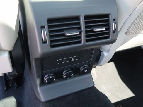 Used 2019 Jaguar F-PACE Prestige image 24