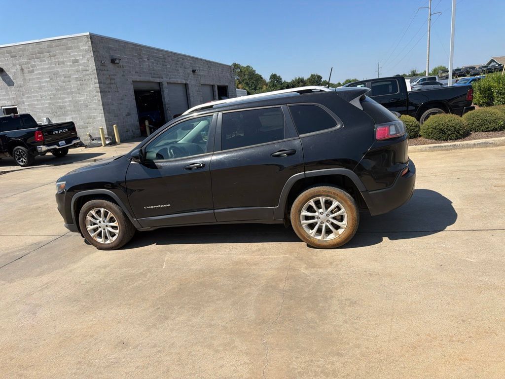 Used 2021 Jeep Cherokee Latitude FWD image 9