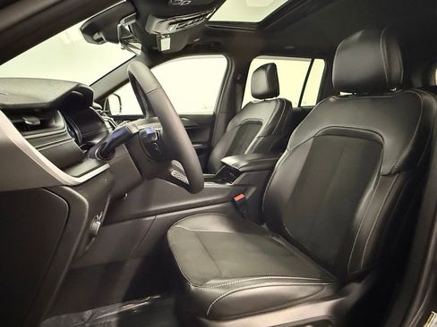 Used 2025 Jeep Grand Cherokee Altitude image 16