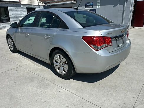 Used 2012 Chevrolet Cruze LS w/ Connectivity Package FWD image 7