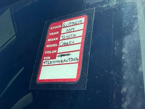 Used 2019 Toyota Camry LE FWD image 5
