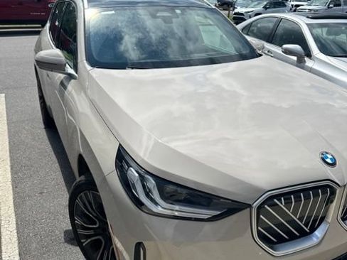 Used 2025 BMW X3 xDrive30i w/ Premium Package AWD/4WD image 3