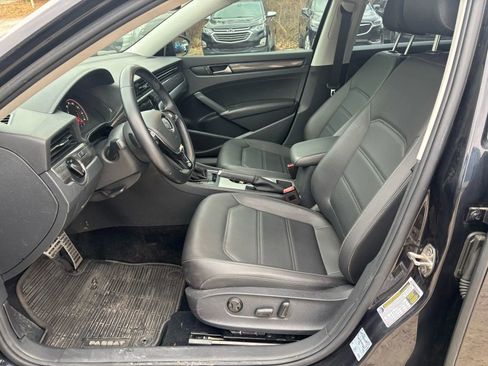 Used 2020 Volkswagen Passat 2.0T R-Line image 38