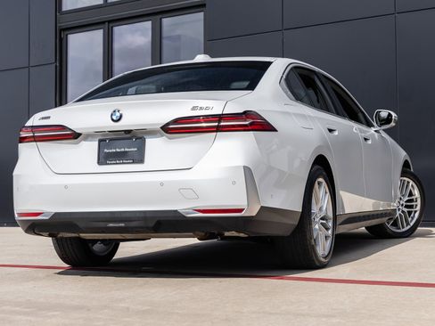 Used 2024 BMW 530i xDrive 530i xDrive image 6