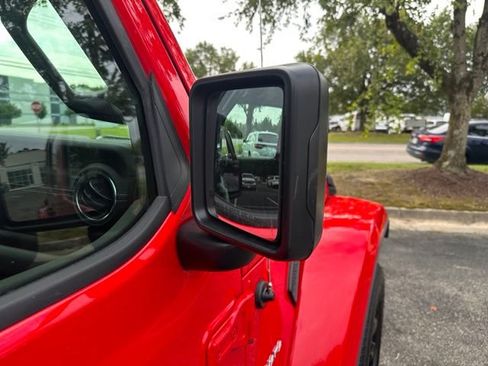 Used 2023 Jeep Wrangler Unlimited Sahara w/ Cold Weather Group AWD/4WD image 13