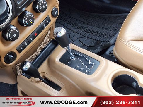 Used 2013 Jeep Wrangler Unlimited Rubicon w/ Connectivity Group AWD/4WD image 13