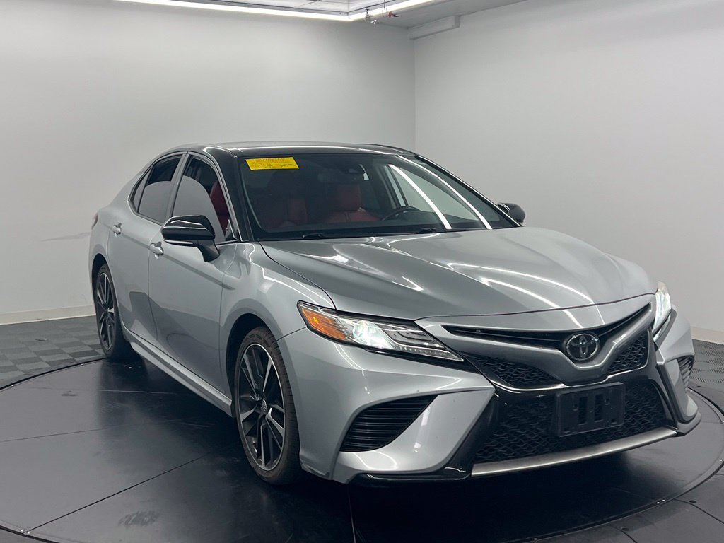 Used 2019 Toyota Camry XSE FWD image 3