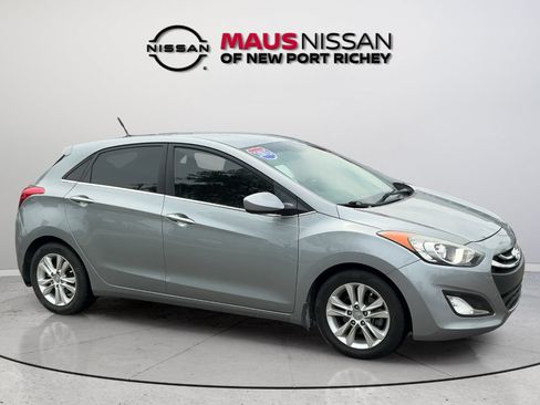Used 2015 Hyundai Elantra GT FWD image 13