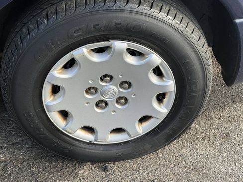 Used 2003 Chrysler Town & Country LX FWD image 9