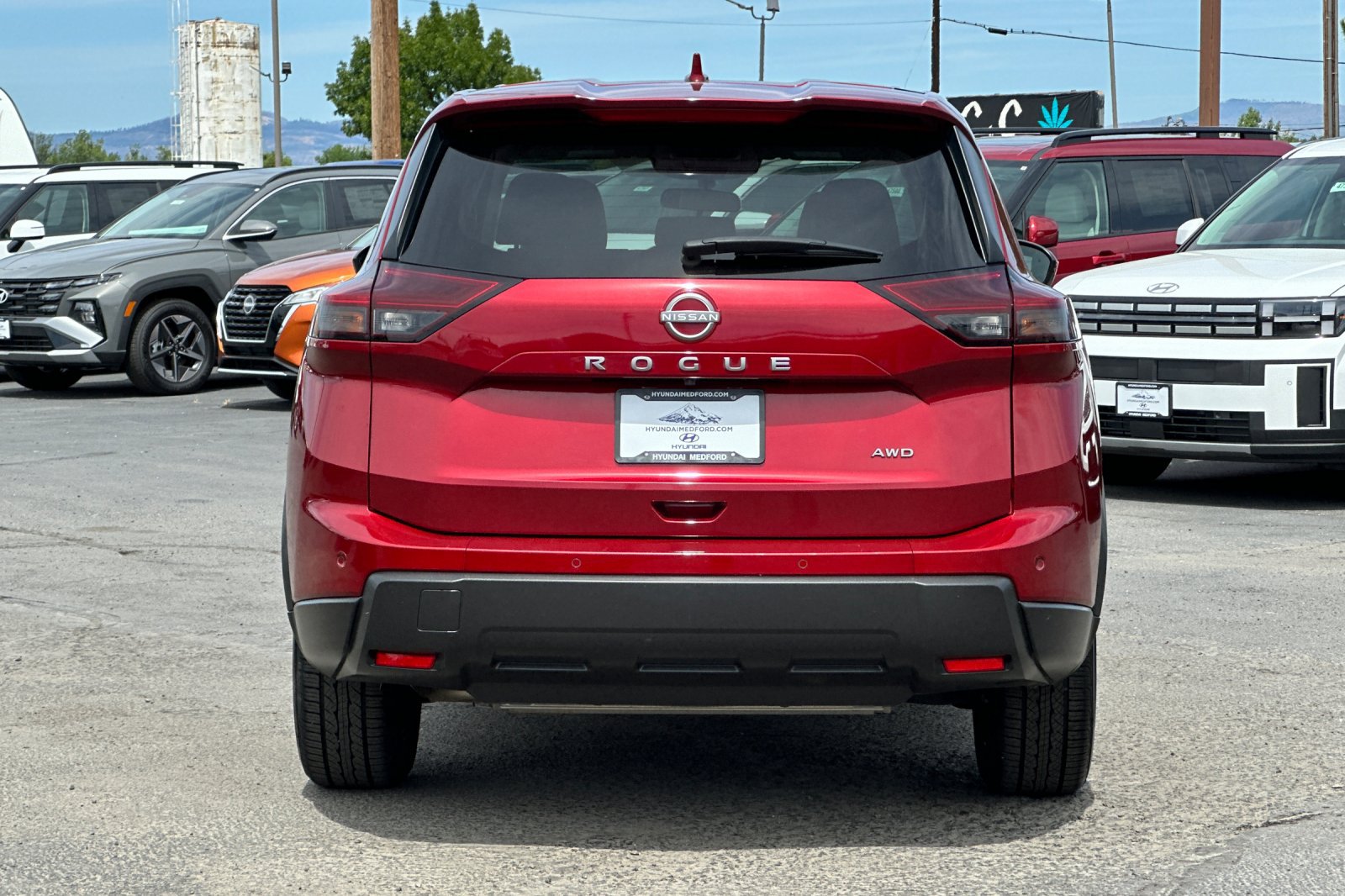 Used 2025 Nissan Rogue SV AWD/4WD image 5