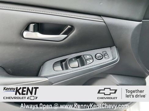 Used 2025 Nissan Sentra SV image 21