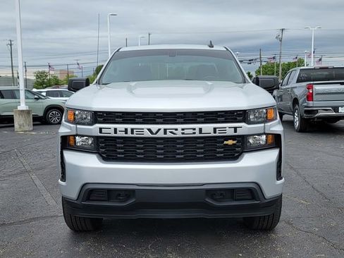 Used 2020 Chevrolet Silverado 1500 Custom w/ Custom Value Package AWD/4WD image 3