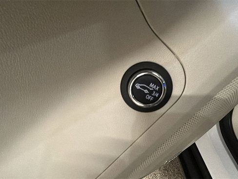 Used 2023 GMC Acadia Denali image 22