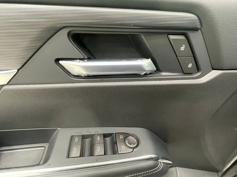 New 2026 GMC Acadia Elevation w/ Elevation Premium Package AWD/4WD image 13