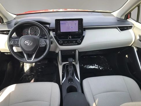 Used 2022 Toyota Corolla Cross LE w/ Moonroof Package AWD/4WD image 33