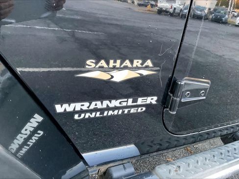 Used 2014 Jeep Wrangler Unlimited Sahara w/ Mopar Chrome Edition Group image 28